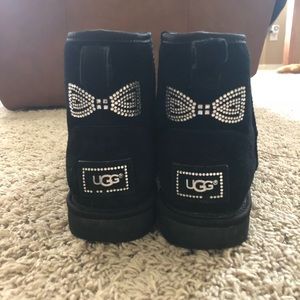 Black Ugg boots